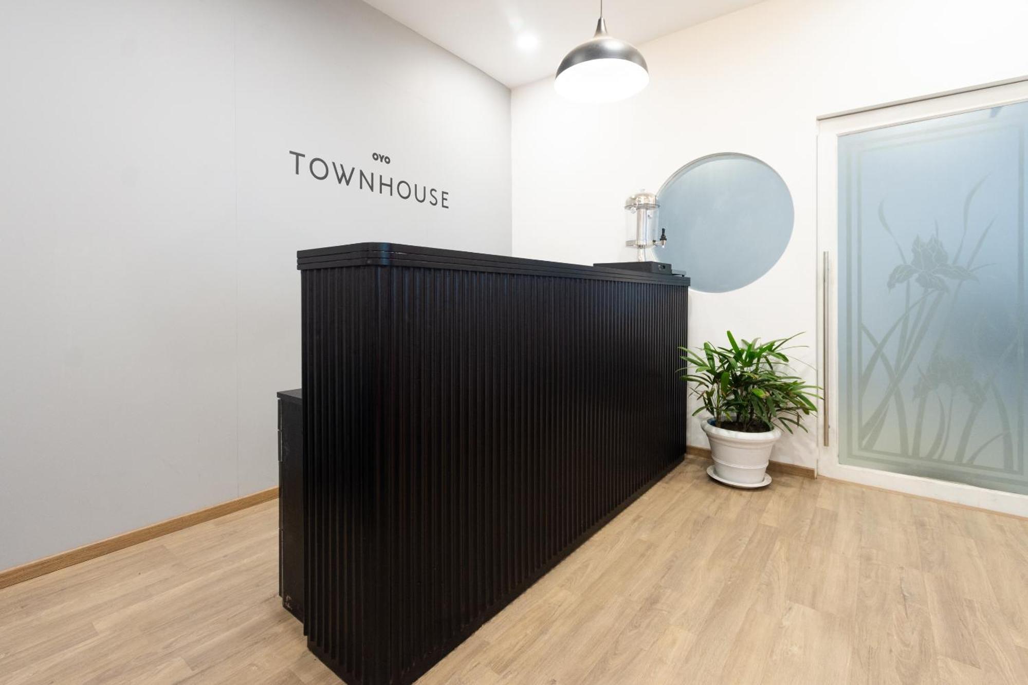 Townhouse Hotel Mannat International Колката Екстериор снимка