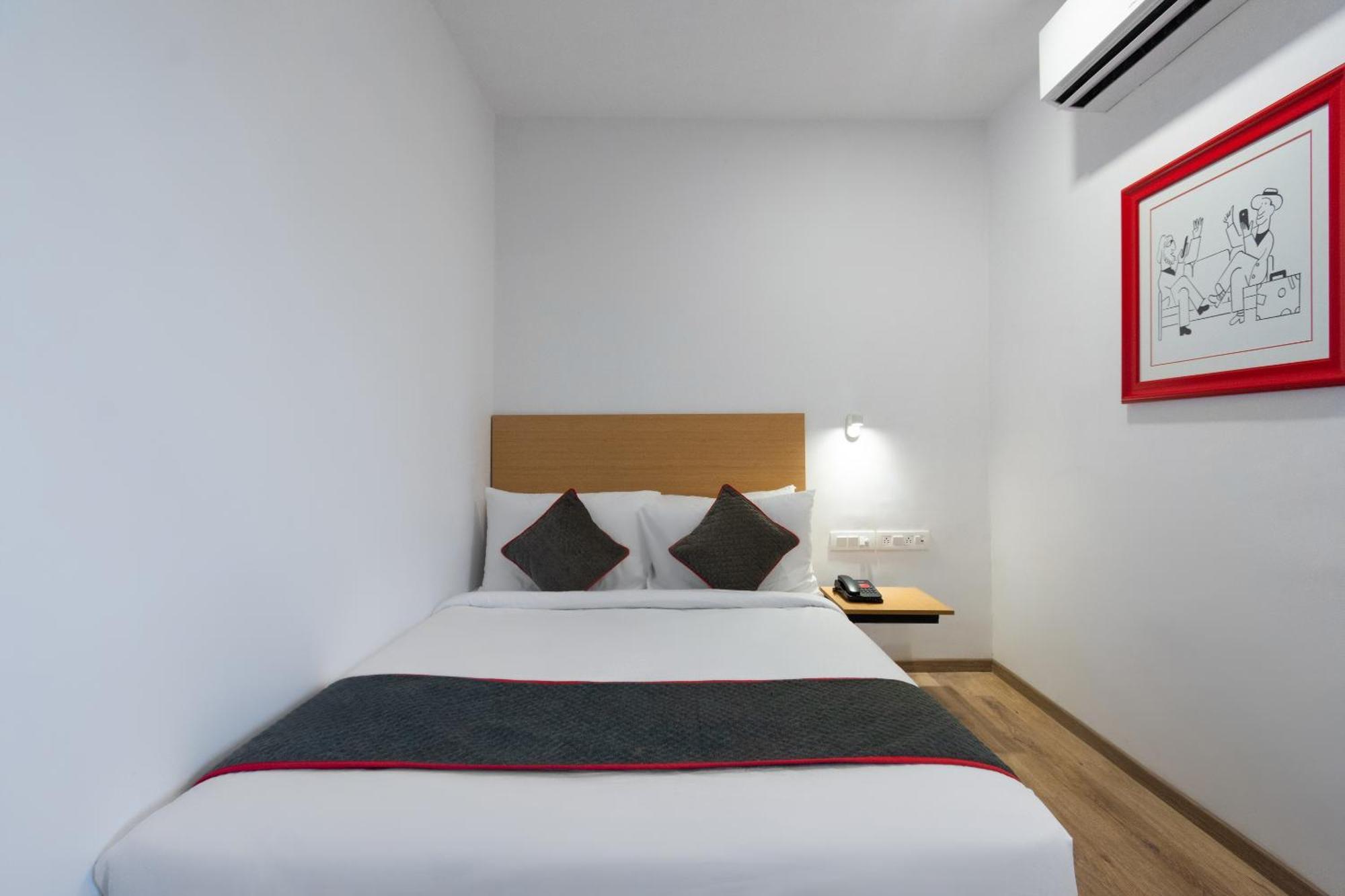 Townhouse Hotel Mannat International Колката Екстериор снимка