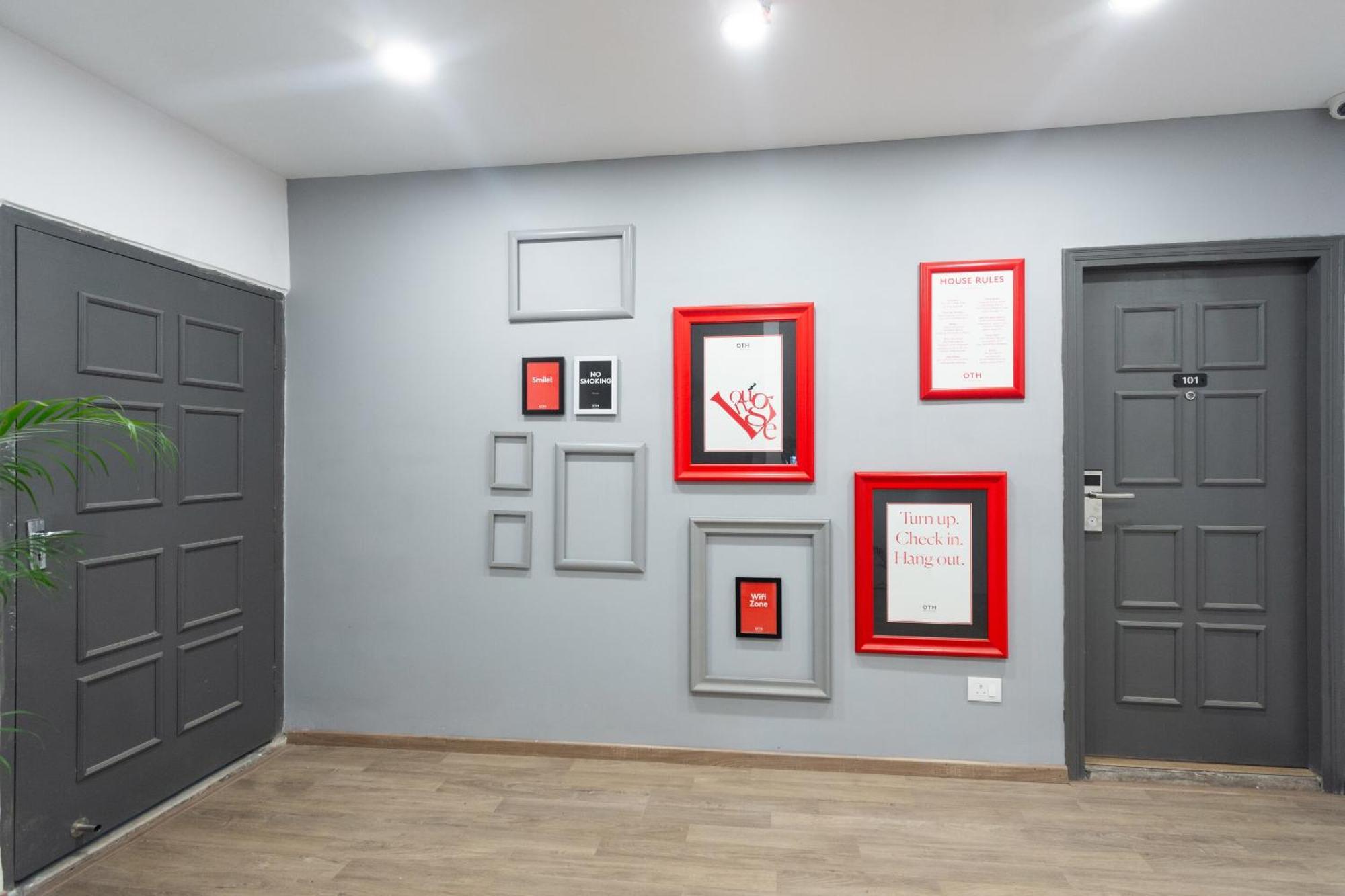 Townhouse Hotel Mannat International Колката Екстериор снимка