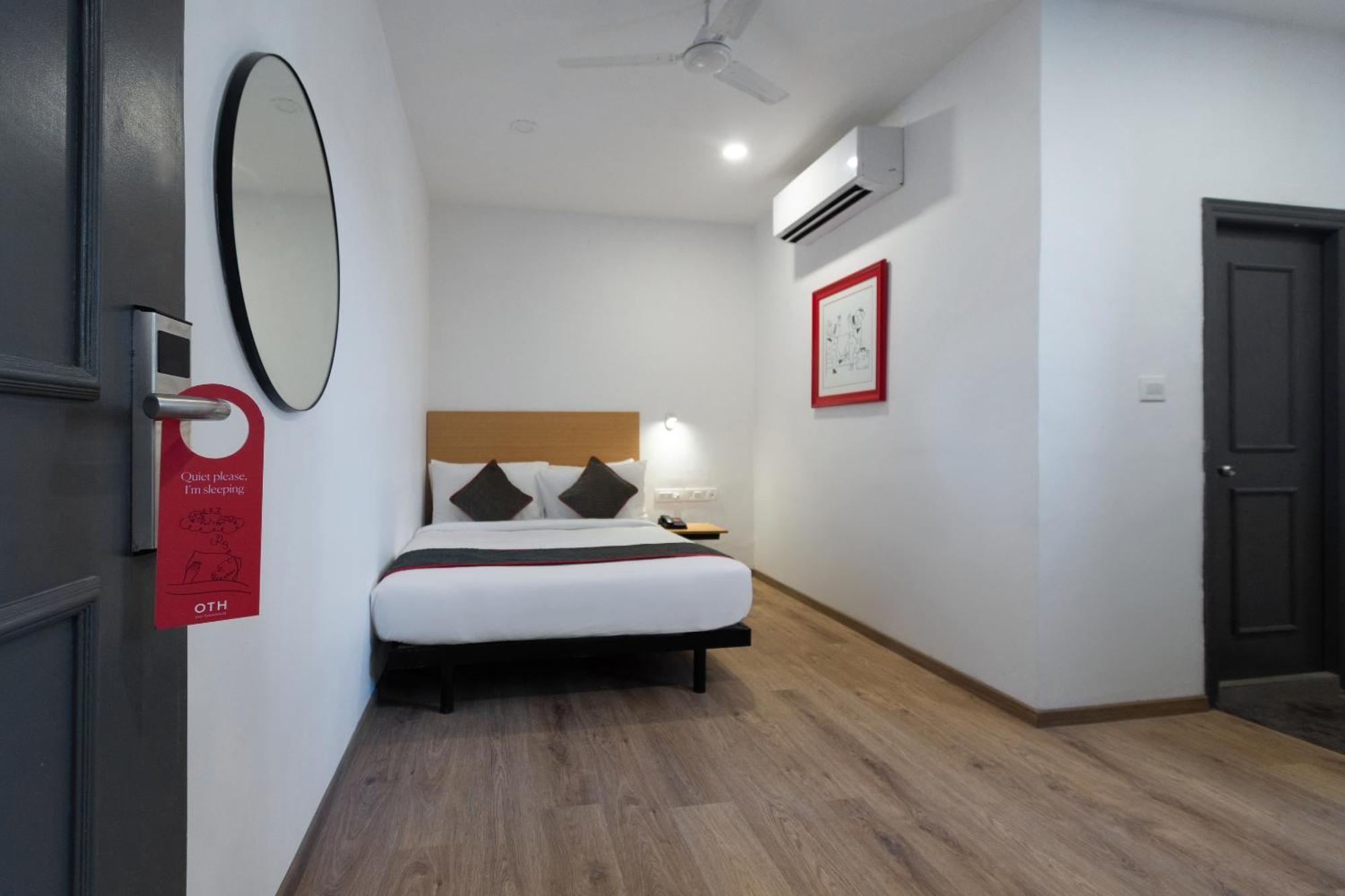 Townhouse Hotel Mannat International Колката Екстериор снимка